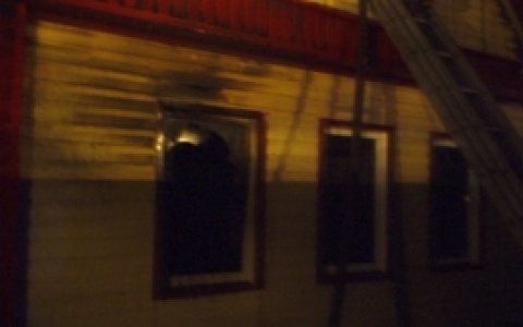 Минувшей ночью в Каменке полыхал жилой дом