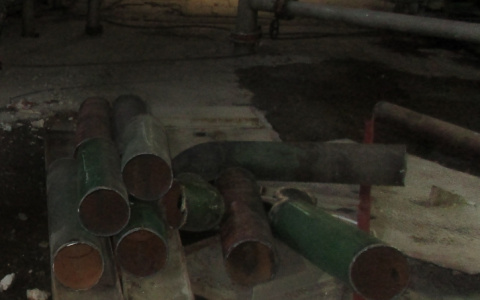 Рабочего на каменском заводе пришибло огромным куском трубы