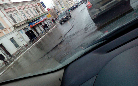 Пензенец опасается провала асфальта в центре города