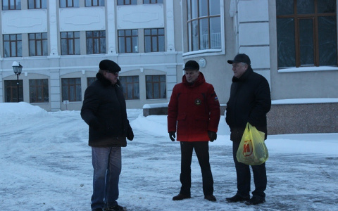 Виктор Кувайцев проконтролировал борьбу с вернувшейся в город зимой с 6 утра