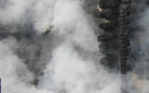 В Башмаковском районе обрушилась крыша горящего дома, погиб мужчина