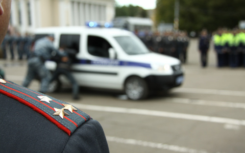 Новости России: Полицейские не дали раздеться двум школьницам в московском метро
