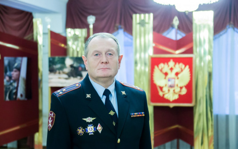Начальник Управления Росгвардии по Пензенской области Игорь Белов поздравляет с днем войск национальной гвардии