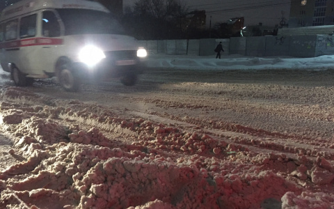 В Железнодорожном районе "КаМАЗ" влетел в Kia Сeed, есть пострадавший