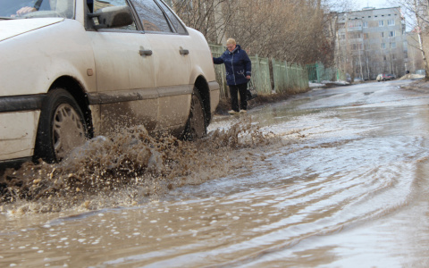 Хит-парад пензенских луж. Пензенцы делятся фотографиями затоплений в интернете