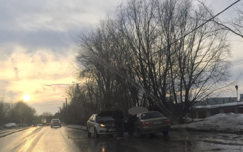 В поездке по городу пензенец встретил семь автомобилей с пробитыми колесами