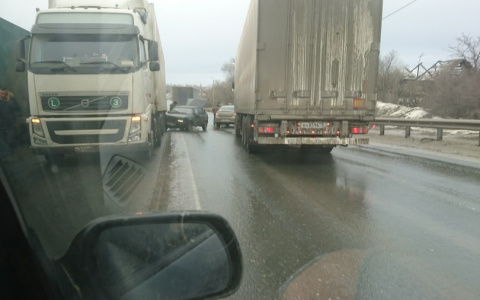 На "М-5" под Пензой столкнулись несколько автомобилей