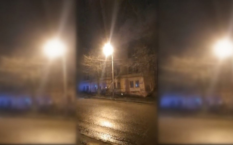 Пензенец снял видео пожара в расселенном доме на улице Володарского