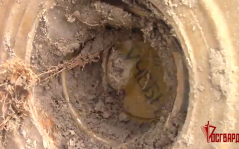 В Пензе у понтонного моста нашли мину