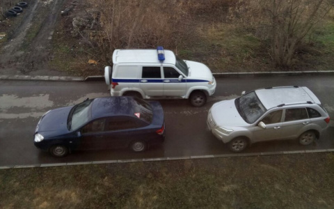 За мусорными баками в Пензе на Вадинской обнаружили тело человека