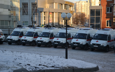 Машина "скорой" со спущенным колесом везла пациента из Сердобска