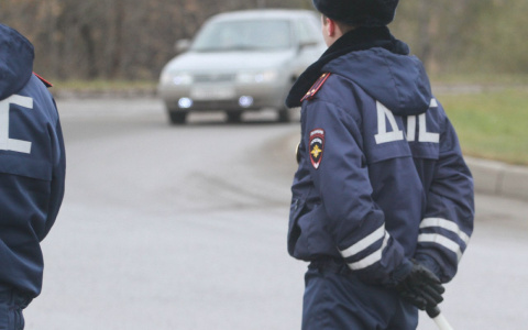 В Вадинске "УАЗ" без водителя сбил мужчину