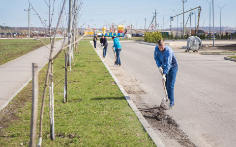 В Городе Спутнике ведутся активные работы по уборке дворов и улиц