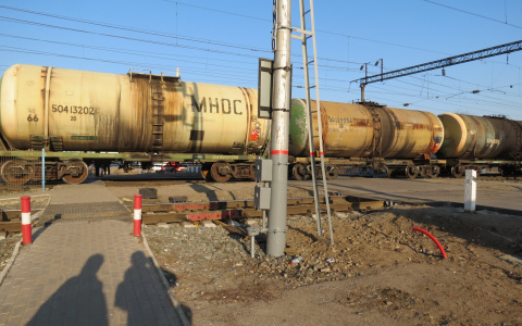 Вагон, на который взобралась погибшая в Колышлее школьница, был под напряжением