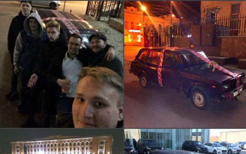 Пензенцу, разбившему машину о яму на дороге, друзья подарили новый автомобиль