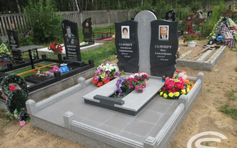 Хороший качественный памятник: сколько это стоит?