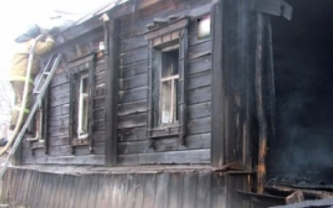 В Спасске сгорел жилой дом, погиб 58-летний мужчина