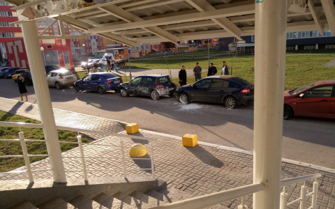 В Засечном неизвестные бомбардируют людей предметами с верхних этажей