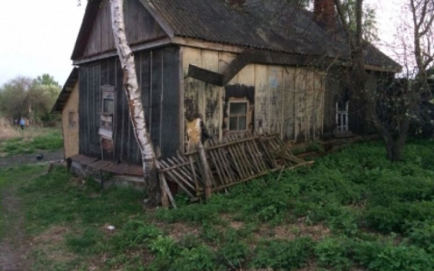 Сельчанин из Бековского района побил женщину лопатой, а потом задушил