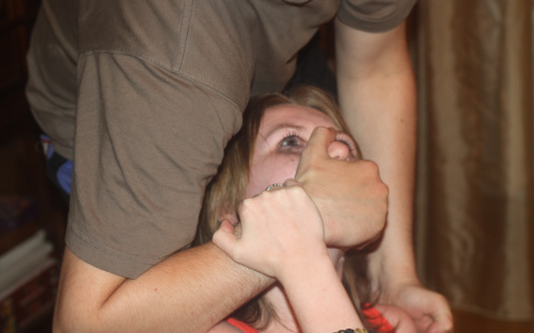 В Пензе ревнивый муж заплатит компенсацию за избиение супруги в лесу