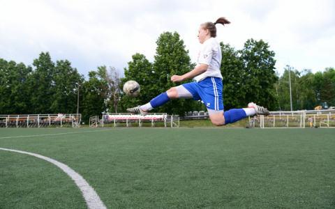 В честь 100-летия футбола в Пензе начался 24-часовой футбольный матч