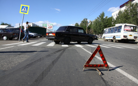 Пожилой водитель "четырнадцатой" сбил 19-летнего кузнечанина