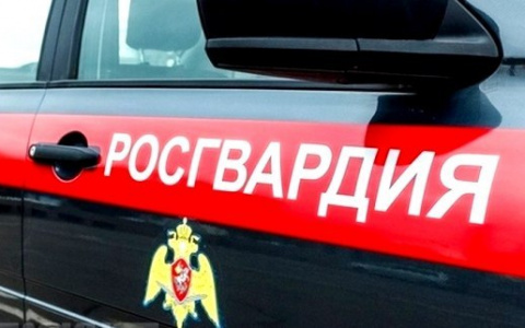 В Терновке оцепили здание рядом с торговым центром