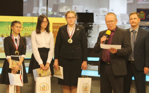 В Пензе финал "Умников и умниц" проведет автор и ведущий игры Юрий Вяземский