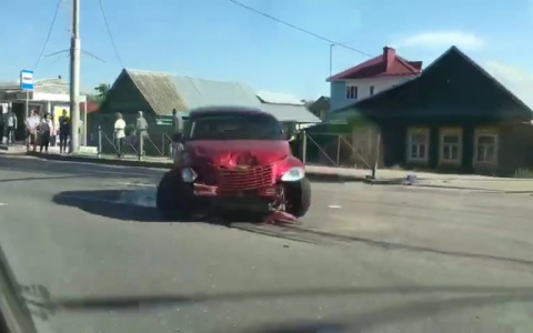 На проспекте Победы в столкновении Chrysler и "Лады" пострадали девушка и парень