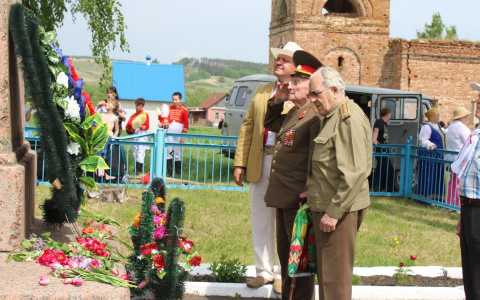 Фестиваль "Суворовская каша" в Лунине собрал около тысячи посетителей. Фото