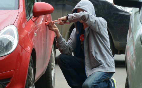 У пензячки угнали элитный Mercedes в котором были вещи на шесть миллионов рублей