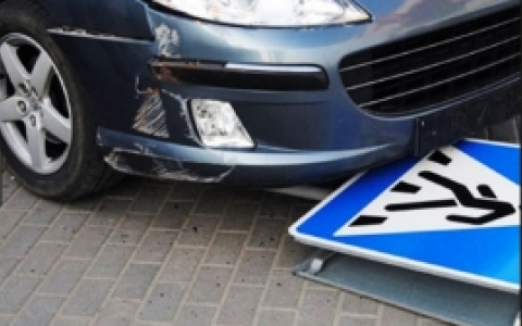 Водителя, насмерть, сбившего 29-летнего мужчину под Кузнецком, ищет полиция