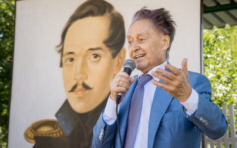 Умер поэт Андрей Дементьев, частый гость праздника в Тарханах