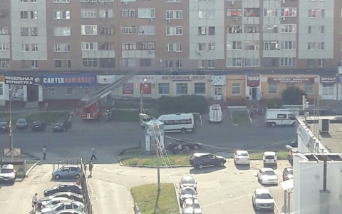 Четырехлетний ребенок выпал из окна седьмого этажа дома в Арбекове