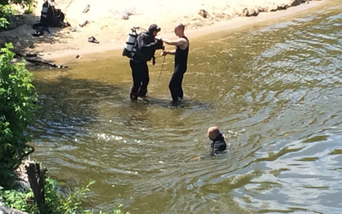Появились фото с места работы водолазов на Суре, где утонул 8-летний мальчик
