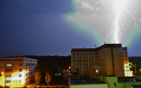 Молний острое копье: пензенцы делятся фотографиями грозы в соцсетях