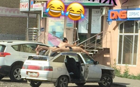 Пензенцы устроили свой "пляж" рядом с Глобусом