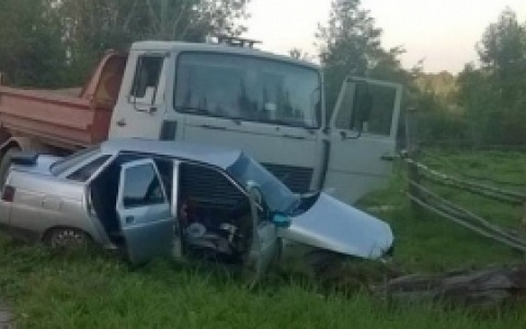 В ДТП с "МАЗом" в Сердобском районе пострадал молодой водитель