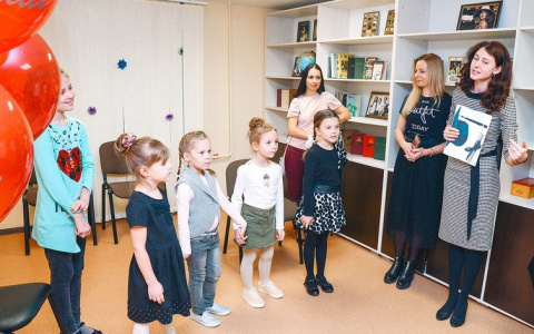 Мамы и дети познакомились со школой Elite Kid