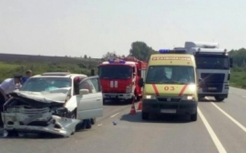 В Бессоновском районе столкнулись Honda и Iveco, пострадали люди