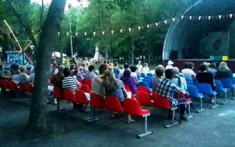 В пензенском Детском парке показывают кино под открытым небом