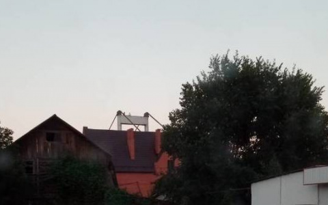 В Пензе двое горожан забрались самый верх подвесного "Моста дружбы"