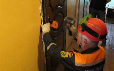 В Заречном мать оставила полуторамесячную дочку в закрытой квартире