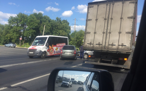 В Арбекове произошло тройное ДТП