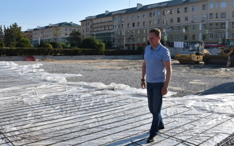 Мэр Пензы проверил как идет ремонт площади Ленина