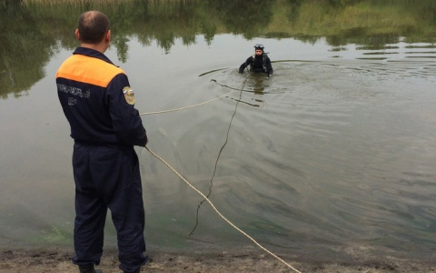 Следователи разбираются в гибели утонувшей в пензенском водоеме женщины