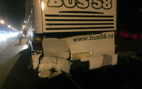 Пассажирский автобус из Пензы попал в аварию в Рязанской области