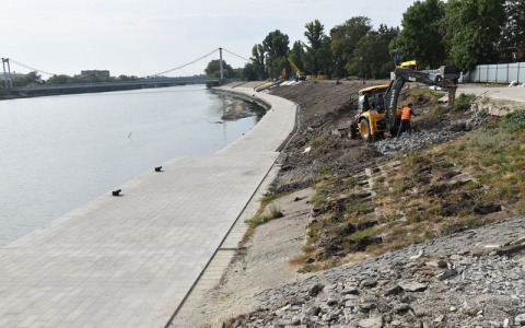 На набережной Суры ограничили доступ к прогулочной зоне