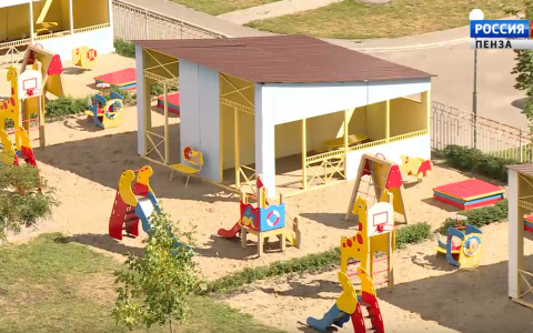 Новый выпуск «Город счастливых» посвятили детсадам и школам в Спутнике