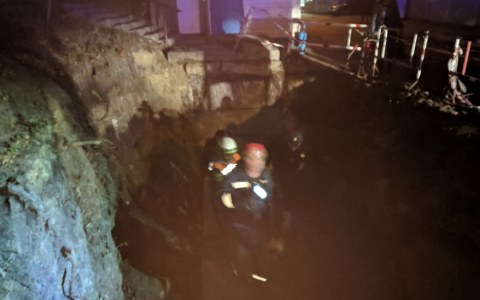 У автовокзала мужчина рухнул в яму глубиной 3 метра